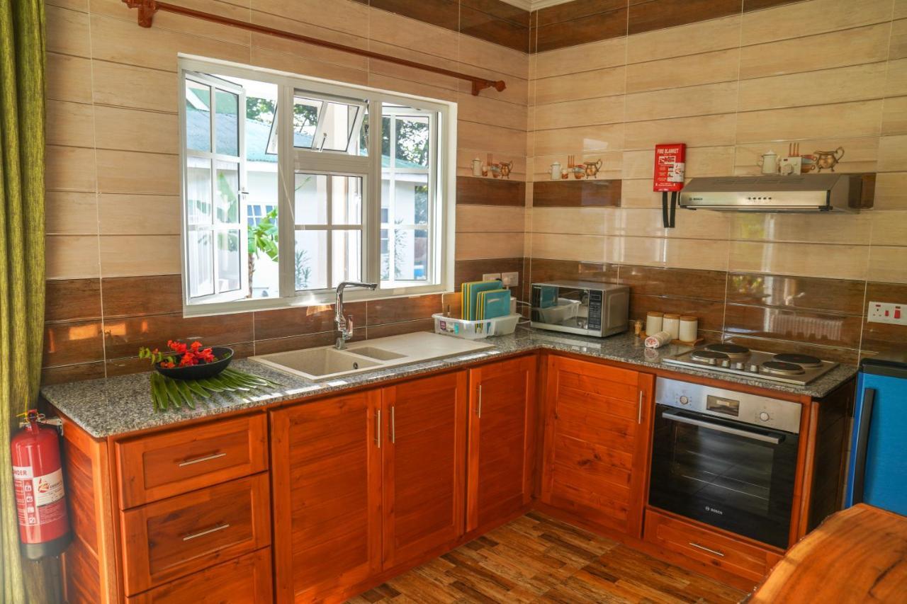 Villa Charette-Self Catering Villas Ла-Диг Экстерьер фото